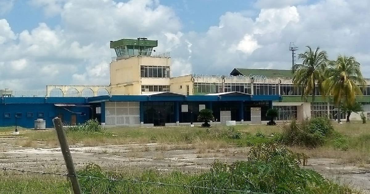 EL COMUNISMO ES LA MATERIALIZACIÓN DEL FRACASO
CUBA COMUNISTA / Aeropuerto de Ciego de Ávila: De rampa de aviación a pastizal y museo al fracaso
El aeropuerto Máximo Gómez, de Ciego de Ávila, construido con más de 100 millones de pesos, es hoy una ruina sin vuelos ni propósito.