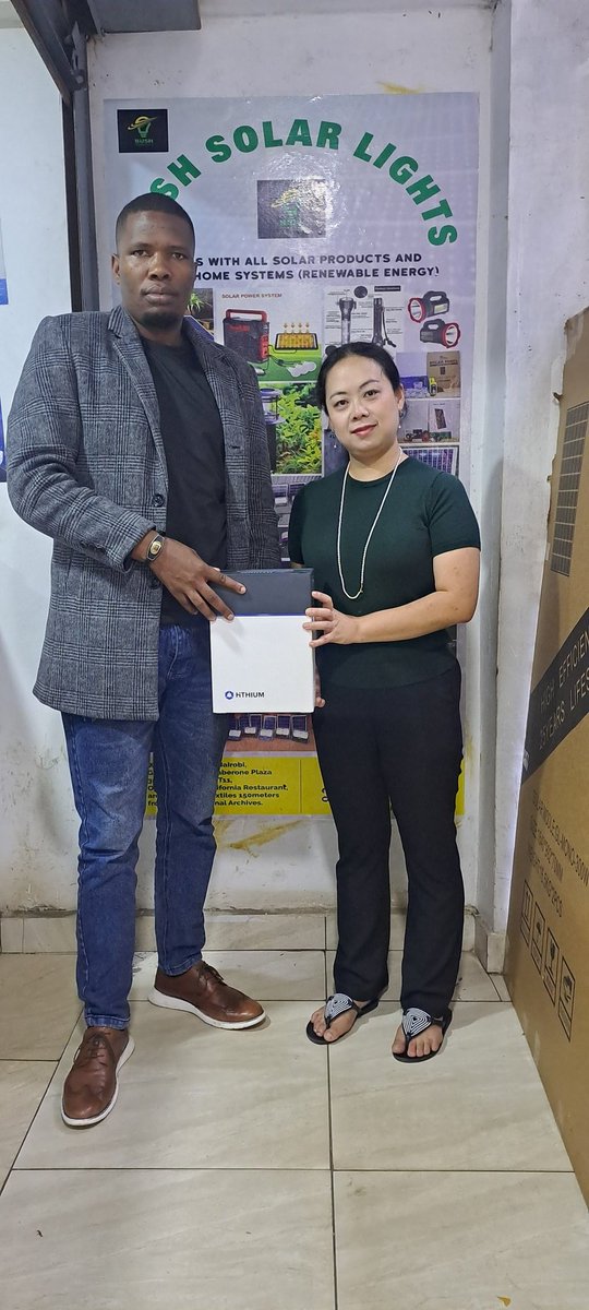 Gideon_Kitheka's tweet image. HiTHIUM - Solar Home Lighting & Media System (1kwh, Lithium-ion battery) Long-Lasting AC Power Solution. Plug and Play, Easy Installation.
~Power rating 200watts.
~AC input (Grid) 220V AC, 45-55Hz.
~DC input (Solar) 12 - 36V DC/200w max.
~AC Output/Waveform 200w max/pure…