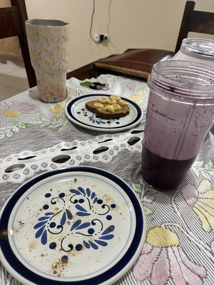 ilseecl's tweet photo. Iniciamos el desayuno, yo ya me lo acabé 🥹 https://t.co/V2cZoW5gsT