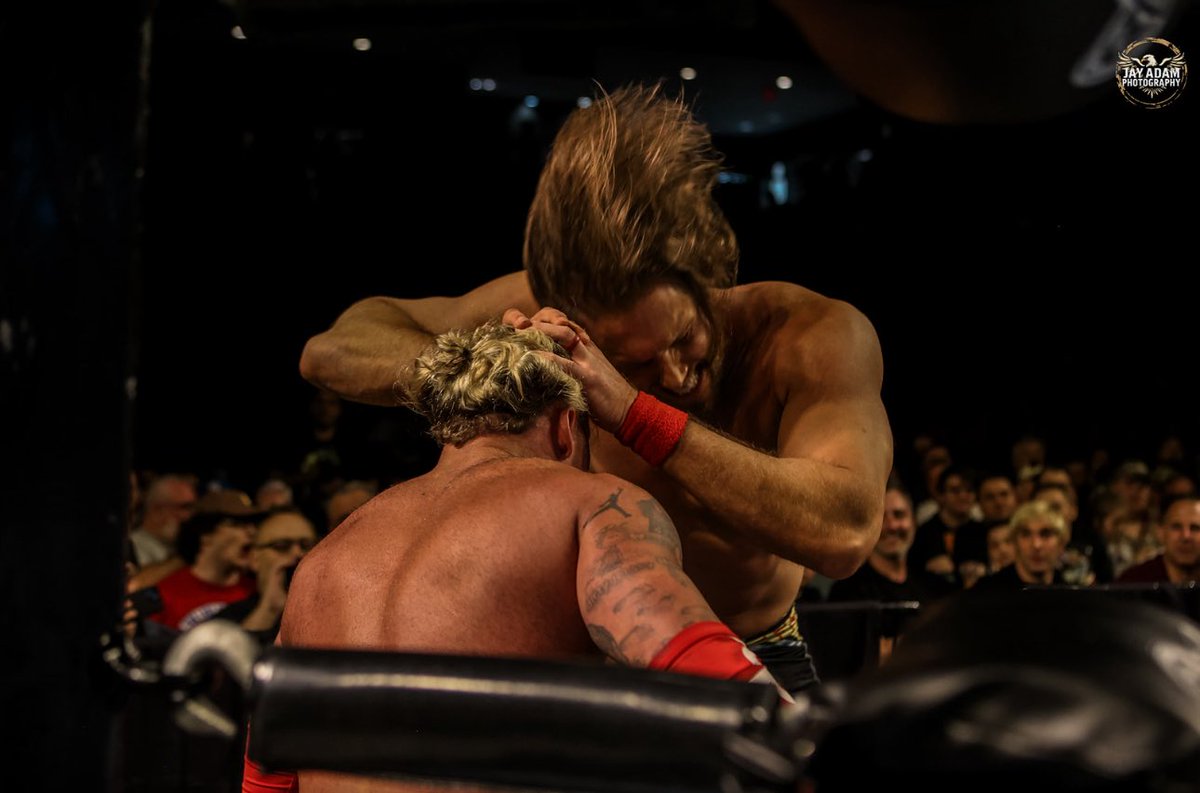 bigtroubleBB's tweet photo. ✨The Greatest Showman ✨

1200+ STRONG packed into the MJN Center in Poughkeepsie, NY 

All 👀 on Big Carny Cool 

📸- @Jayadam_Photo https://t.co/uZu4BuFAJ7