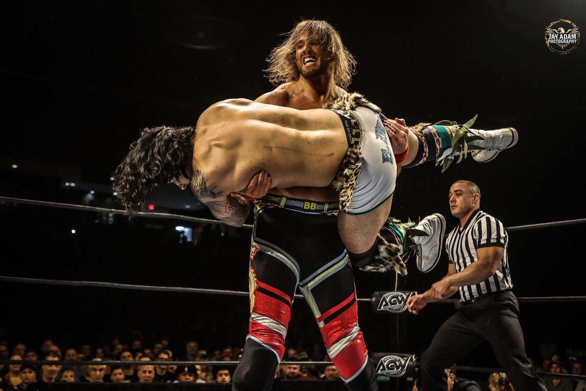 bigtroubleBB's tweet photo. ✨The Greatest Showman ✨

1200+ STRONG packed into the MJN Center in Poughkeepsie, NY 

All 👀 on Big Carny Cool 

📸- @Jayadam_Photo https://t.co/uZu4BuFAJ7