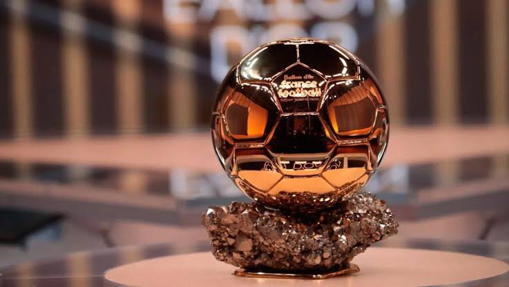 BarcaFem's tweet photo. 🚨 The 2025 Ballon d’Or ceremony will take place on September 22 at the Théâtre du Châtelet in Paris.

➡️ All the awards that previously existed only for men will now also be awarded to women.

➡️ The list of nominated female players will be revealed in the first half of August. https://t.co/B8ZOxp75zr