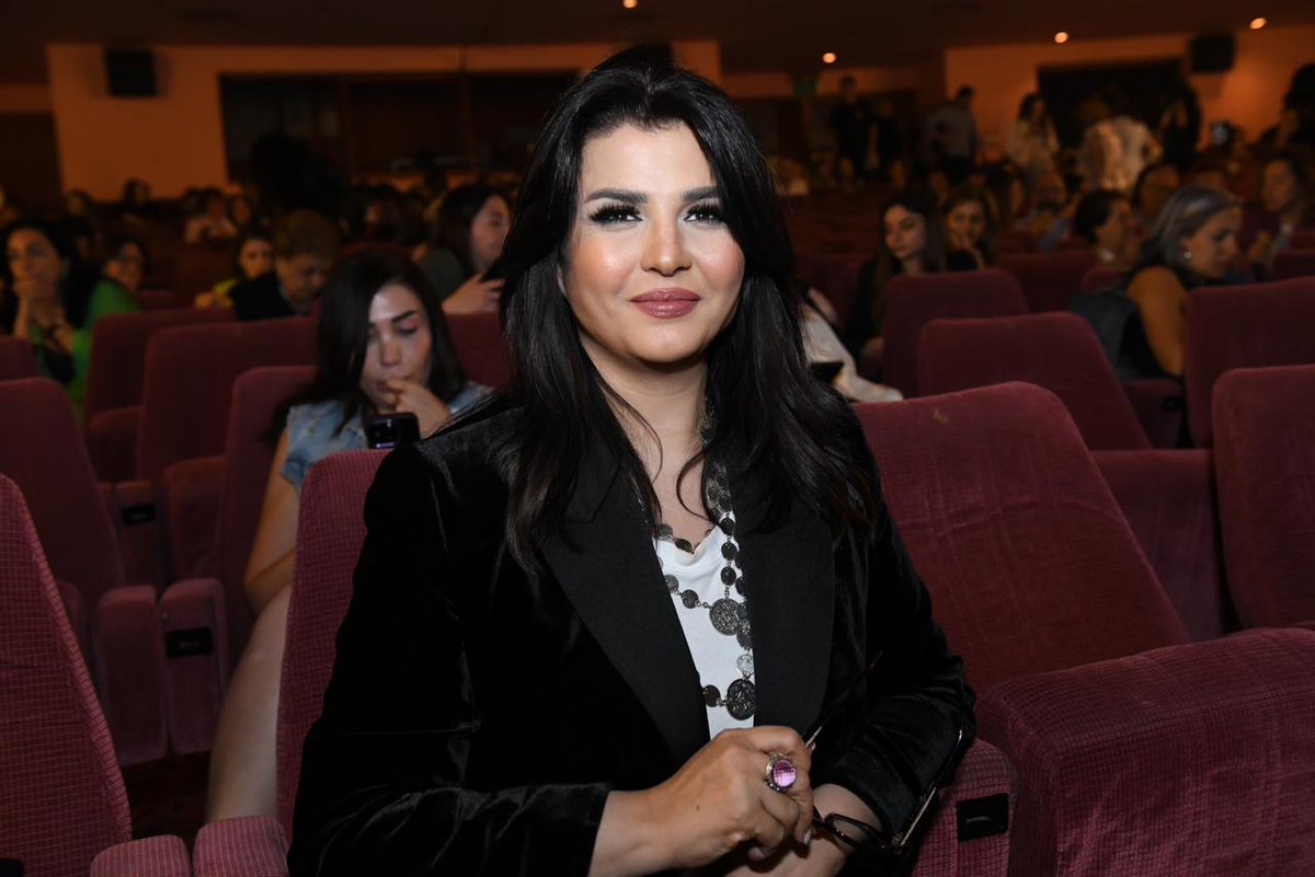 "كلو مسموح" الى مهرجانات بيت الدين ومنى الشاذلي ووفاء الكيلاني تدعمان كارول سماحة بحضور وزير الإعلام اللبناني
starsaudi.co/%d9%83%d9%84%d…