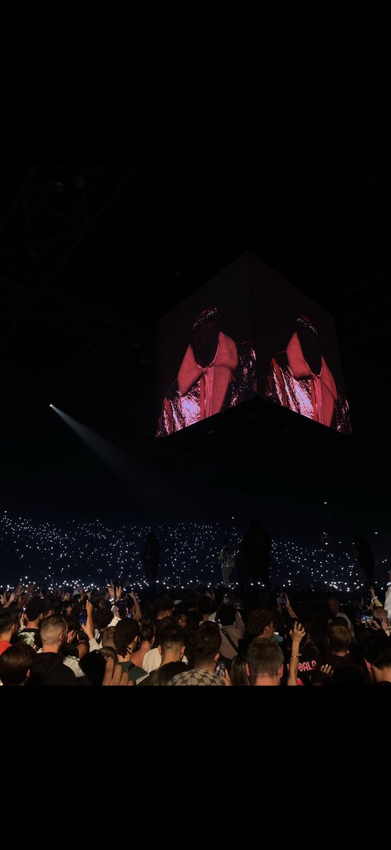 On n’arrêtera pas d’écouter werenoi , sachez le , les imams 2.0 des réseaux remplis de péché toute l’année qui nous parlent de respect 🤣🤣🤣