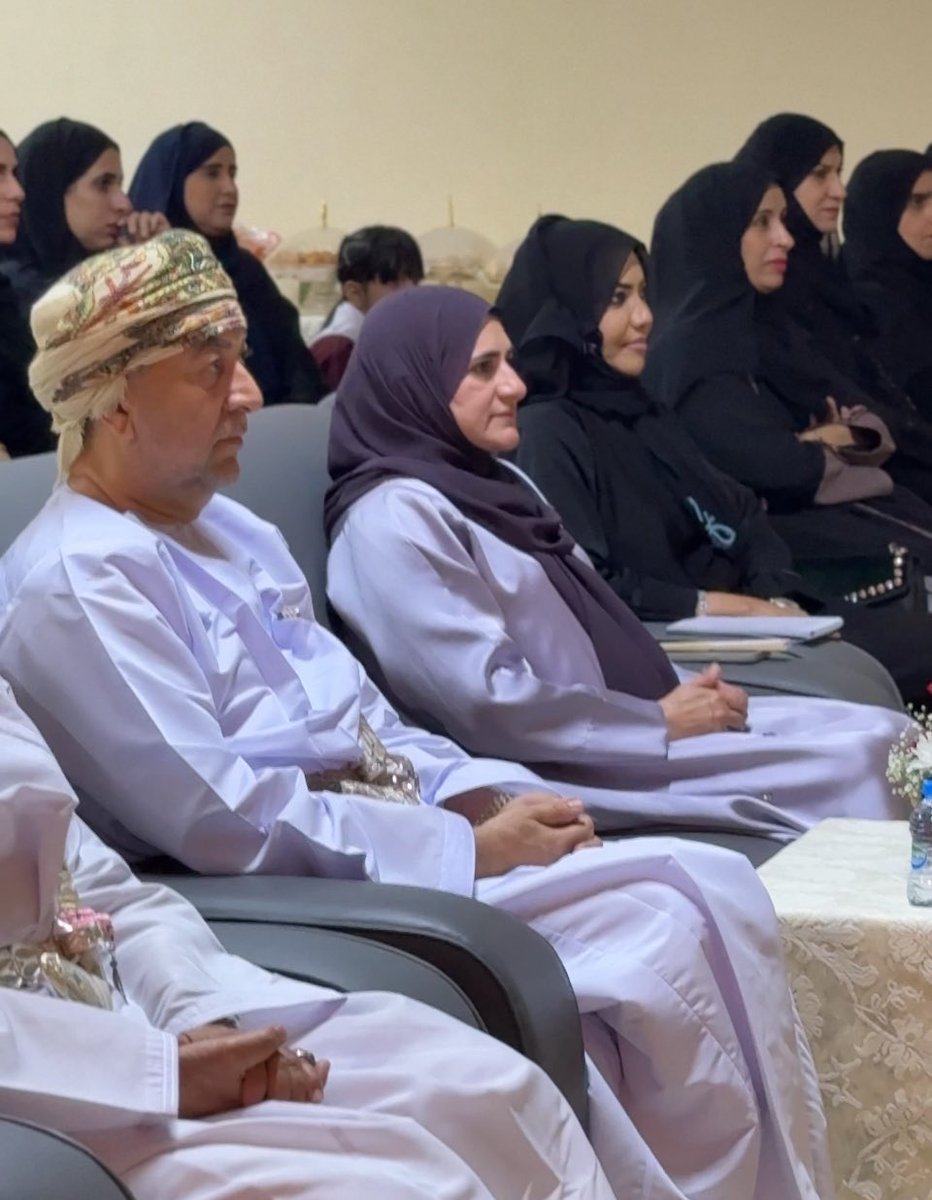 guimct9965's tweet photo. شاركت الأستاذه/ سامية البطاشية مشرفة إرشاد إجتماعي بكلمة ألقتها كممثلة لقسم إلارشاد والتوعية بملتقى "شراكة بناءة" الذي نفذ بتاريخ الإثنين الموافق١٩/٥/٢٠٢٥م بمدرسة روي للتعليم الأساسي تحت رعاية الدكتور/ حمد المعمري والي ولاية مطرح. https://t.co/0Czs6Ie2EM