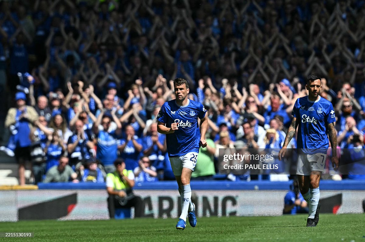 sligorovers's tweet photo. Everyone at Sligo Rovers extends our congratulations to @Everton on their victory in their final match at Goodison Park. With Seamus Coleman captaining the side, it marks another proud moment in our shared history 🔴🤝🔵

#Bitored | #Since1928 https://t.co/8QtVzgNz5l