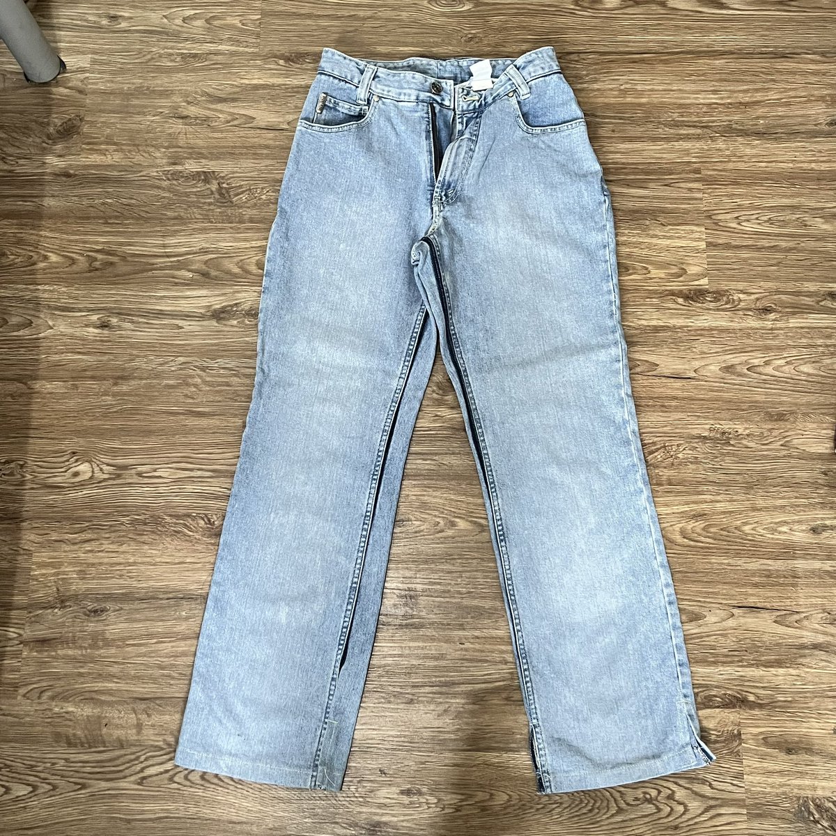 urfairypixie's tweet photo. jual murah lagi bu😭
cardi ijo 40k
jam michael kors 200k
jacket denim 50k 
denim jeans 60k 

yang minat boleh dm ya bs oyen tp ada biaya admin ditanggung pembeli https://t.co/jjIa8Ts3Oe