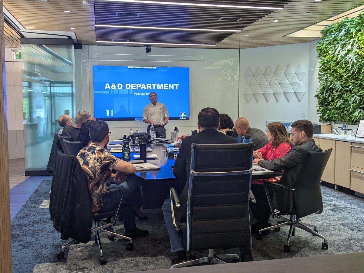 XLERATORHD's tweet image. Mid-year mindset ➡️ reflect, recharge, realign. We’re setting bold goals and laying the groundwork for a strong finish to 2025. Collaboration is our superpower! #TeamExcel #GoalSetting #Leadership #2025Goals #ExcelDryer #Innovation #CompanyCulture