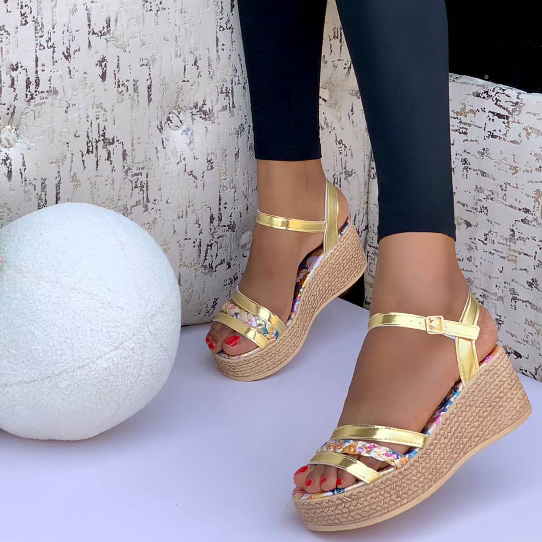 mzhighjay's tweet photo. @passwordtv__ I sell woman wears,shoes and bags https://t.co/5PyzzIr2Ir