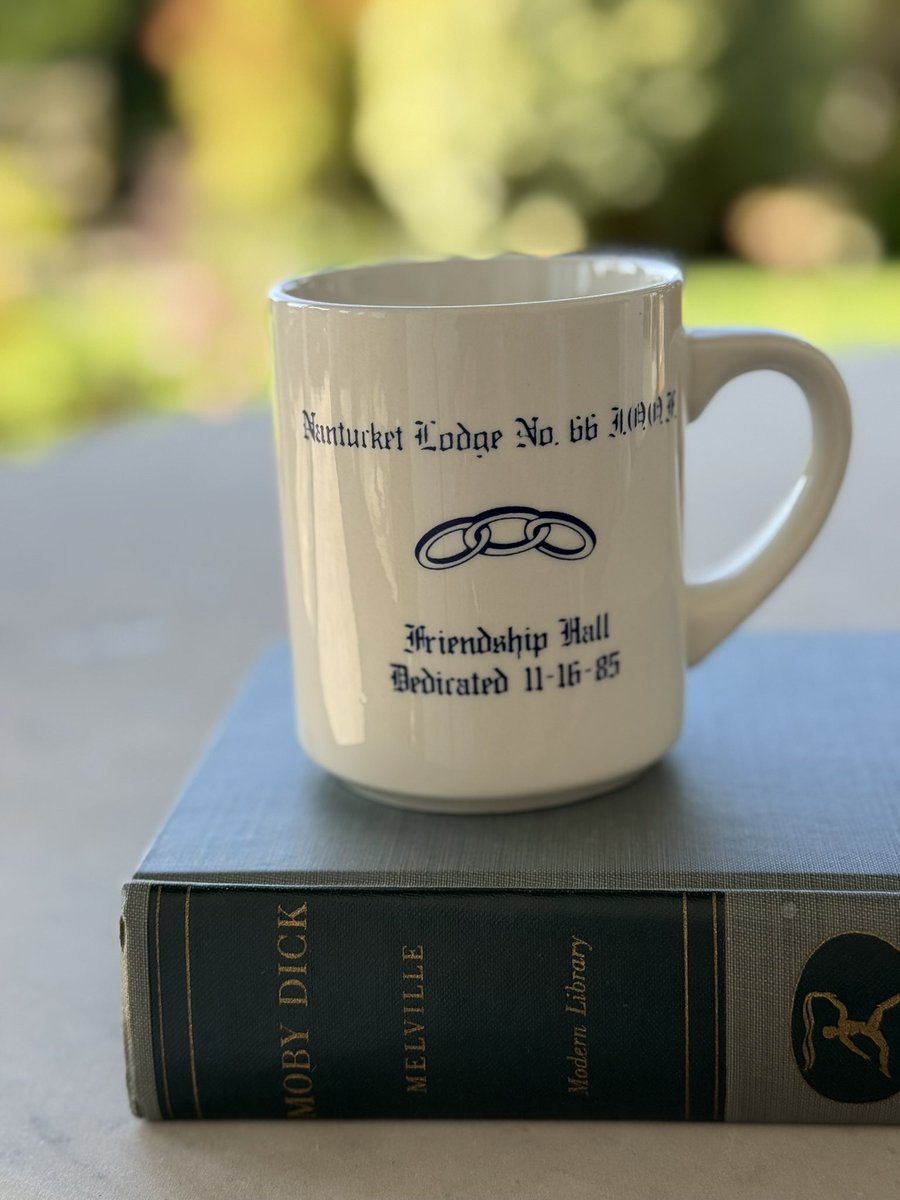 LucieLectorix's tweet image. #MelvilleMonday 🐳

Captain Bildad, „along with Captain Peleg was one of the largest owners of the vessel; the other shares, as is sometimes the case in these ports, being held by a crowd of old annuitants; widows, fatherless children …“
Moby-Dick (16)
