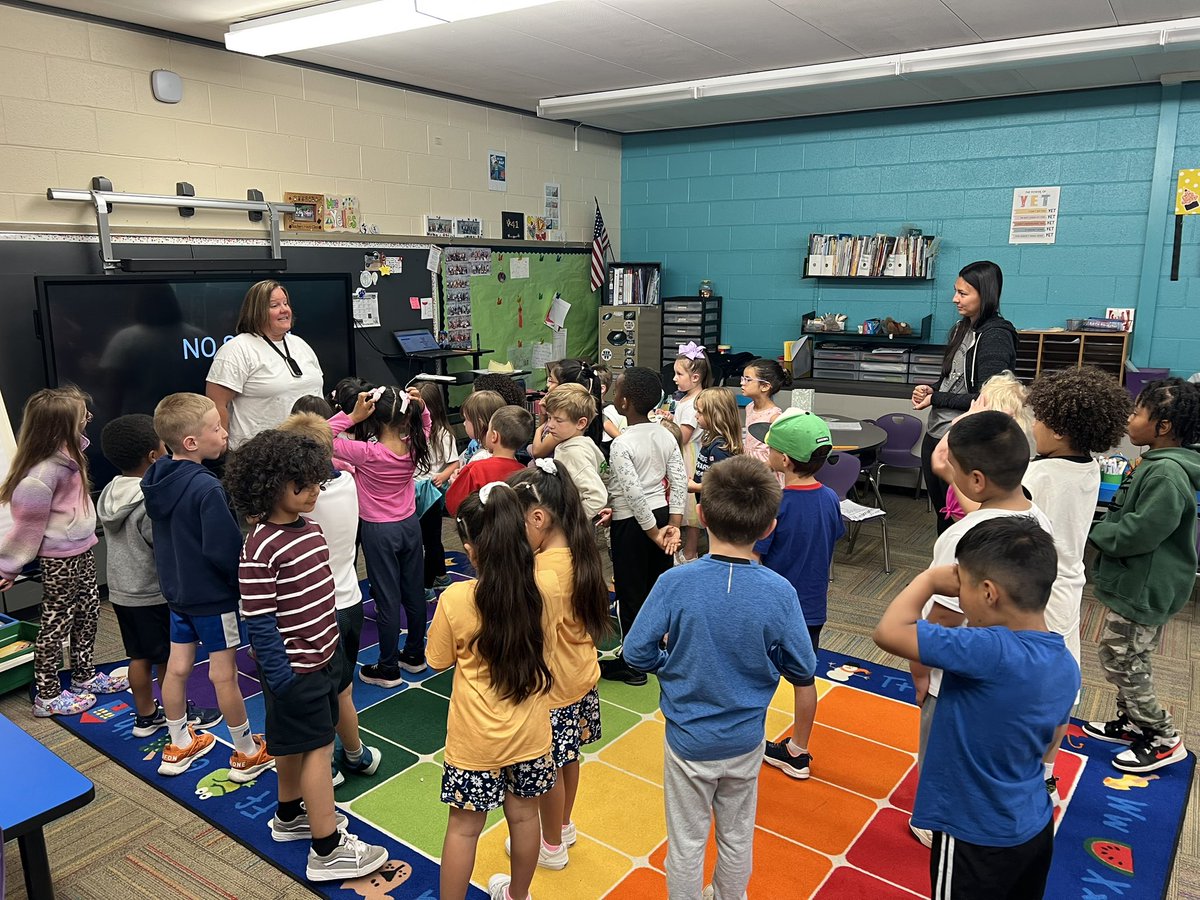 Happy Monday <a href="/brooksidepta/">Brookside PTA</a> Brookside Elementary! <a href="/wcsdistrict/">Worthington Schools</a> #itsworthit