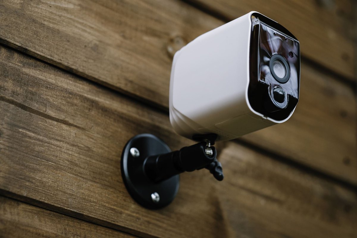 kan_trio's tweet photo. CCTV cameras with mobile connectivity offer an easy and effective way to secure your property. They have features like real-time alerts, remote access, and cloud storage. Install the right cameras on your property. #RealEstateDevelopmentUganda 
#PropertyManagement https://t.co/Yyx1uLYoCa