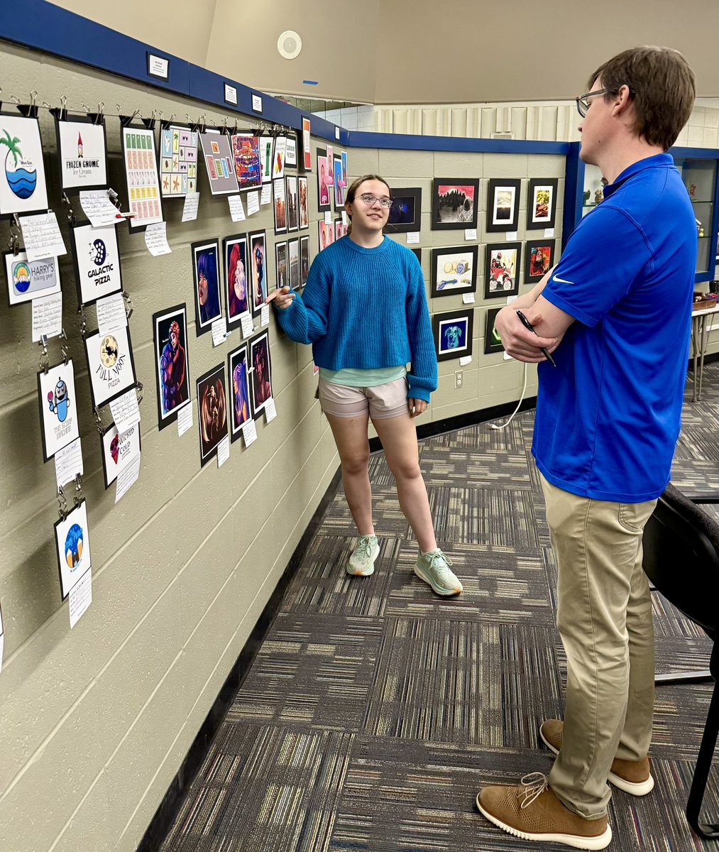 halsteadhighli1's tweet photo. The Library was transformed into an art gallery for the Student Art Show. It highlighted visual, digital &amp;  industrial arts+photography. Teachers &amp; students voted for their faves &amp; the community was invited to attend. Thanks to Ms. Hiebert, Mrs. Farmer &amp; Mr. Bruton! #440Proud https://t.co/6g7KZFgFL8