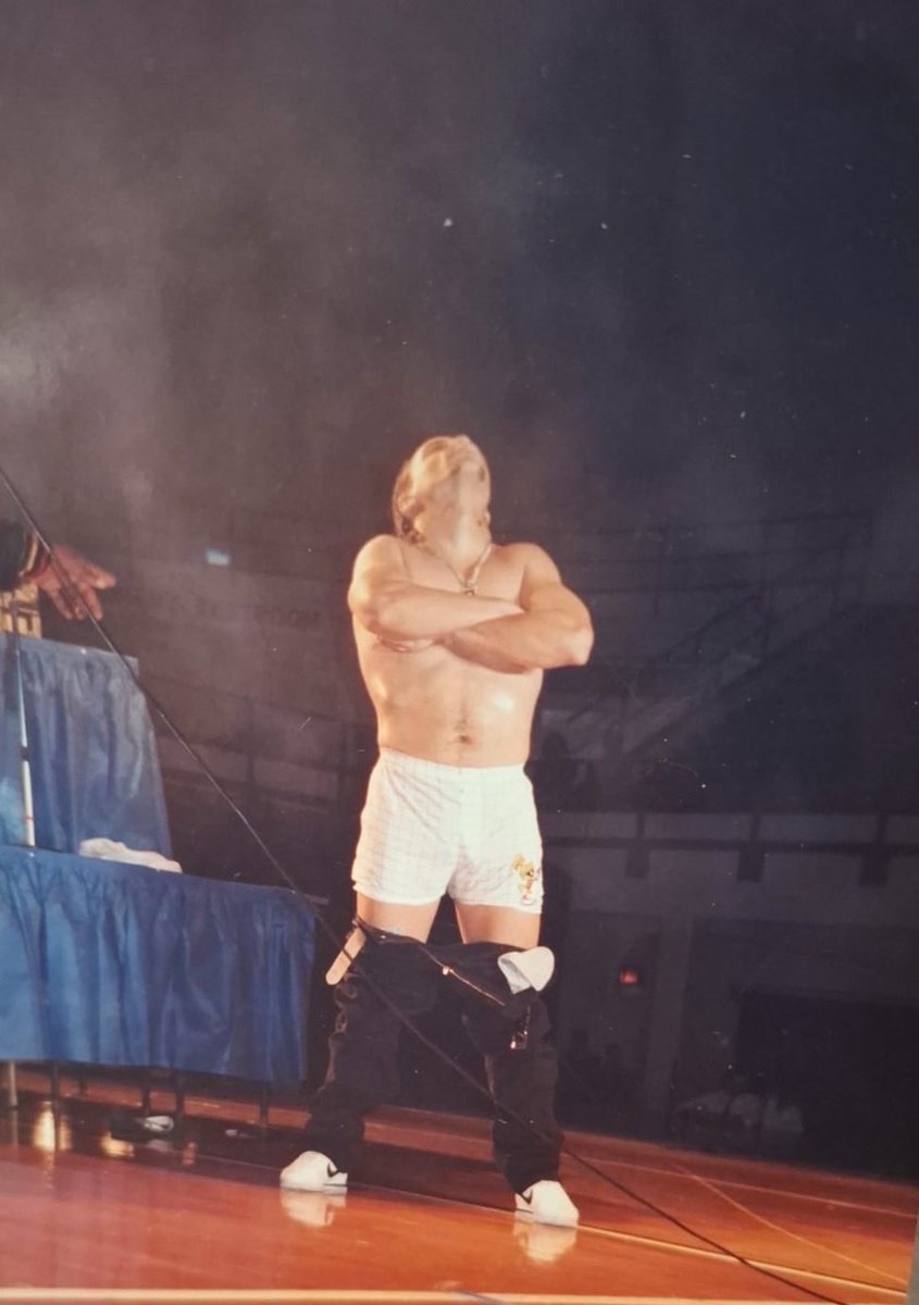 That moment on Stage where you are just feeling yourself, like F the world!!! 🌎 lol