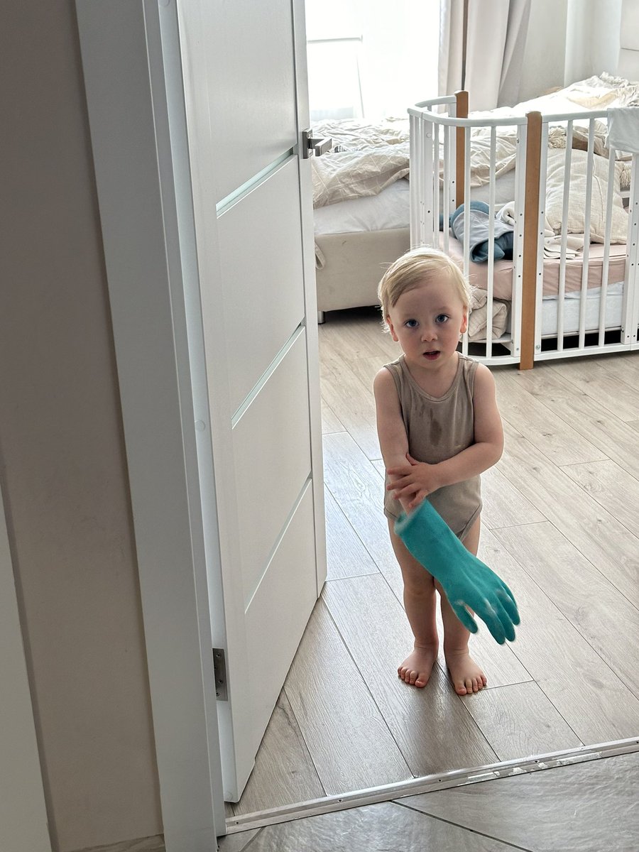 страж галактики tweet media