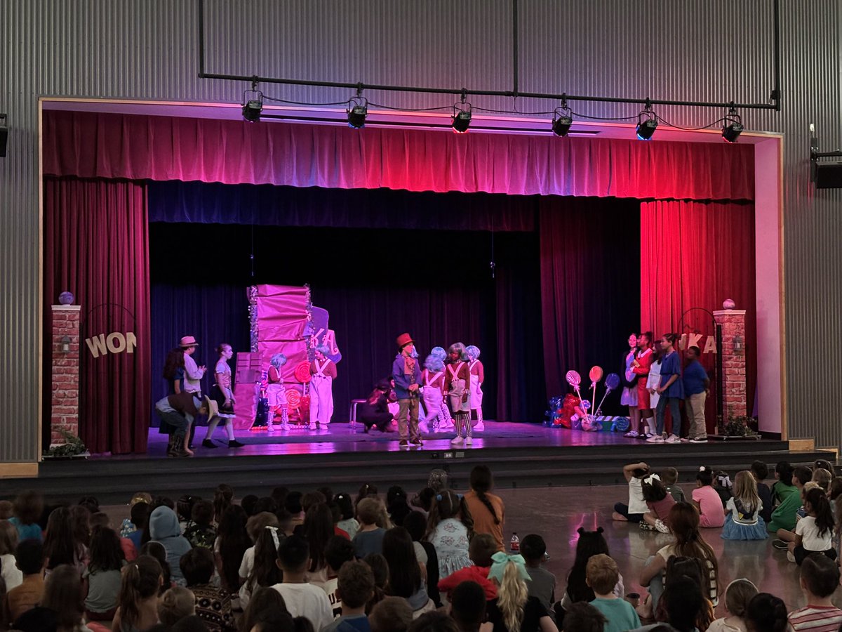 JoeRushTX's tweet image. A #GoldenTicket was found today at Kerley Elementary School! Exceptional showing of #WillyWonka Jr. 
Cast and crews of 3rd through 5th graders brought #PureImagination to the stage for their school-wide musical.