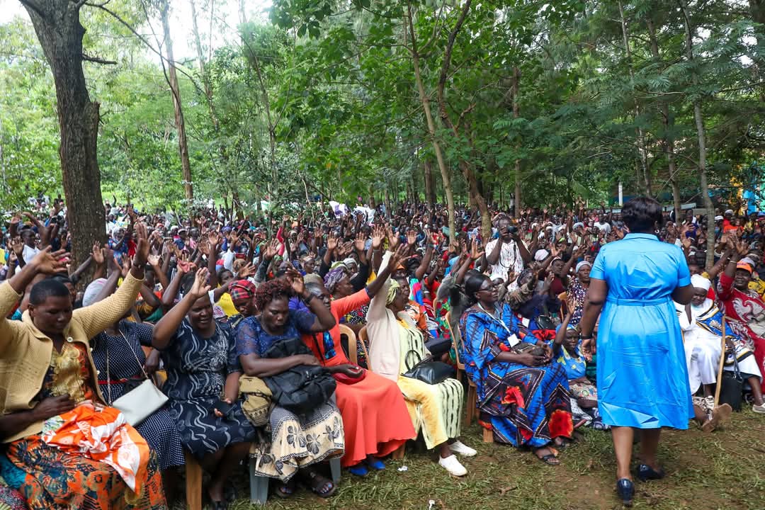 gladyswanga's tweet photo. Kasipul Traders Association is a powerhouse in the cooperative trading sector, uniting over 4,300 smallholder women and youth traders. Today, we joined them in a resource mobilization drive, empowering their credit facilities and strengthening table banking initiatives as they expand toward greater self-sufficiency.