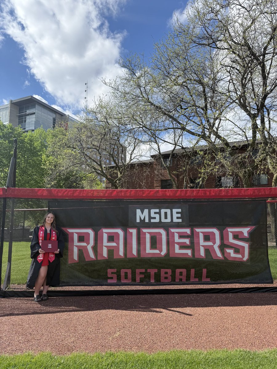 msoe_softball's tweet photo. Congratulations to our seniors for receiving their diplomas and taking their Order of the Engineer pledge! We are so incredibly proud and can’t wait to see what you make of this world. Once a Raider, always a Raider! #RGOD https://t.co/LhPVQ7PVsj