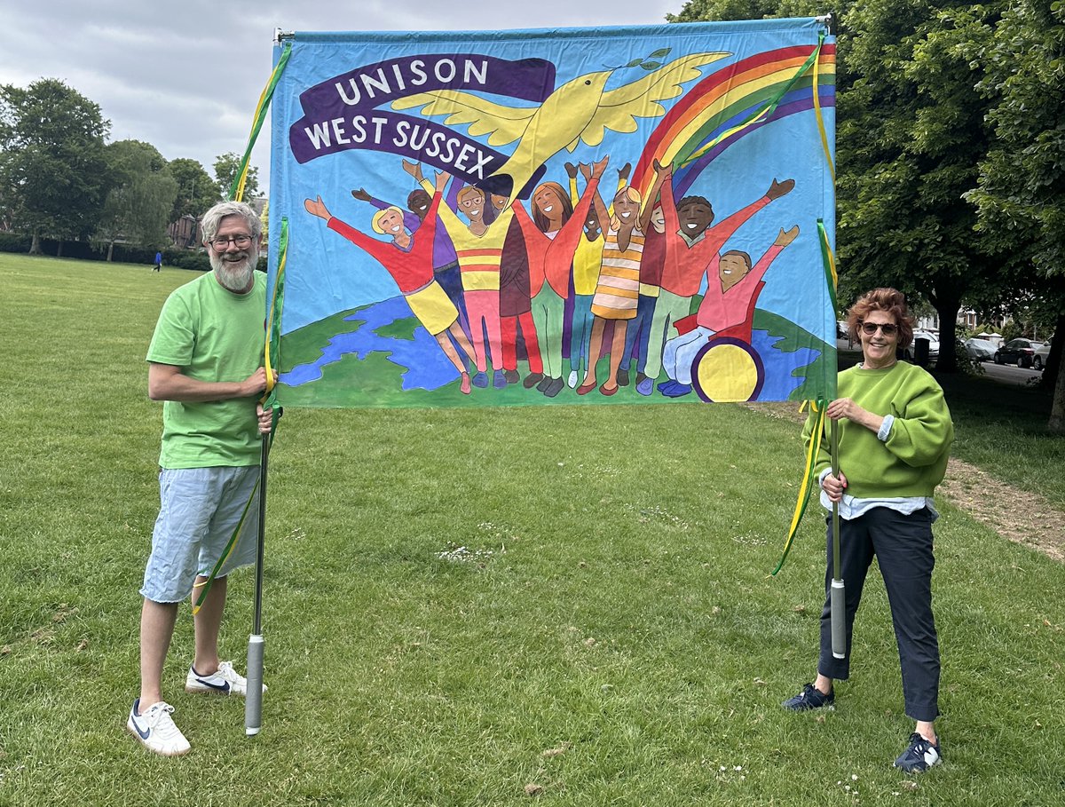UnisonWSx's tweet photo. The West Sussex branch was delighted to take delivery of its new branch banner last week. Pictured are branch secretary Dan Sartin and the artist Louise Garman. 
Thank you Louise for such a beautiful and impactful banner! ✊ https://t.co/Pe8mzkAQeo