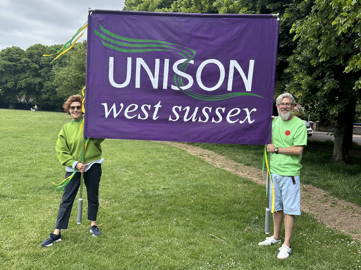 UnisonWSx's tweet photo. The West Sussex branch was delighted to take delivery of its new branch banner last week. Pictured are branch secretary Dan Sartin and the artist Louise Garman. 
Thank you Louise for such a beautiful and impactful banner! ✊ https://t.co/Pe8mzkAQeo