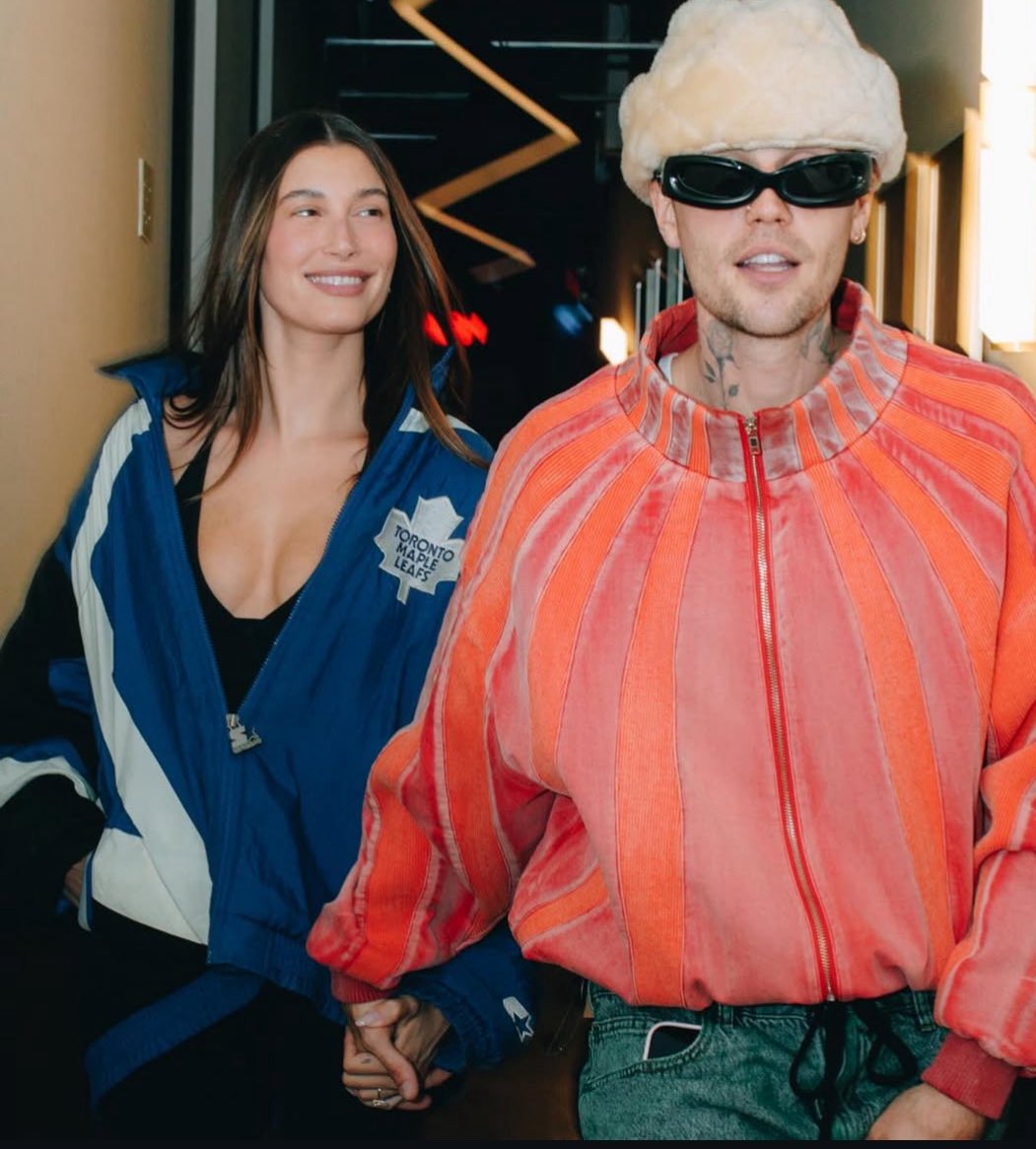 drewlegend_'s tweet photo. ella siempre fue la indicada, la forma que lo mira ❤️‍🩹 https://t.co/lUV34YXJMa