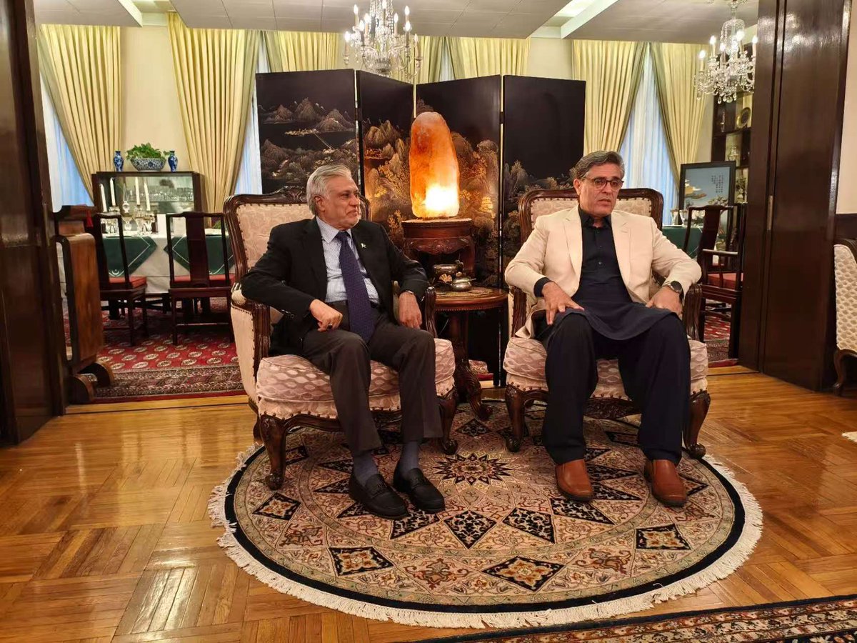 KhalilHashmi's tweet photo. It’s my privilege to host the Honorable Deputy Prime Minister and Foreign Minister, Senator @MIshaqDar50 and his delegation at Pakistan House today. 

@ForeignOfficePk @PkPublicDiplo https://t.co/52Pp6E606c