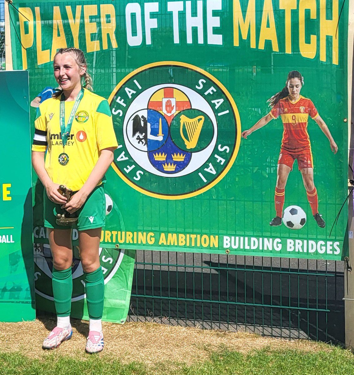 Mounthawk students Grace O’Regan, Sadhbh Dowling, Sofia Rabanska, Taylor Kate Leane (captain), and Malwina Jankowska led Kerry to a 5-0 win over Sligo/Leitrim in the U15 All-Ireland final! Taylor Kate Leane took home Player of the Match.