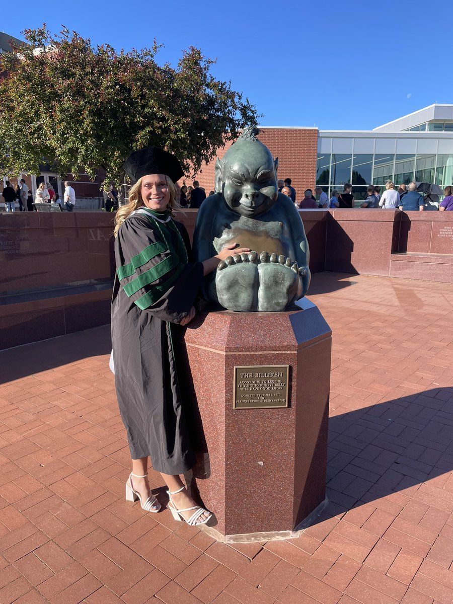 MeganKalinowski's tweet photo. Megan Kalinowski M.D

Immensely grateful for this experience, and proud to be a Billiken forever 💙🤍 https://t.co/Vacg0uomTG