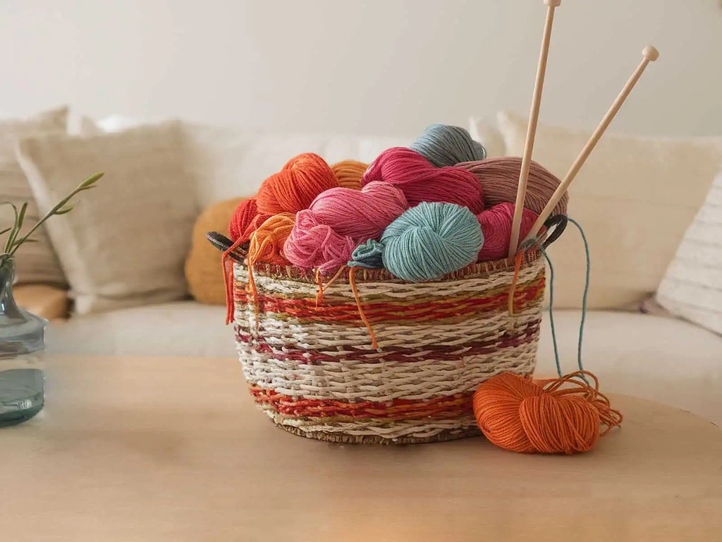 Here, for your enjoyment, is a bunch of random, nifty craft projects to try out.

👉 snappyliving.com/craft-project-…