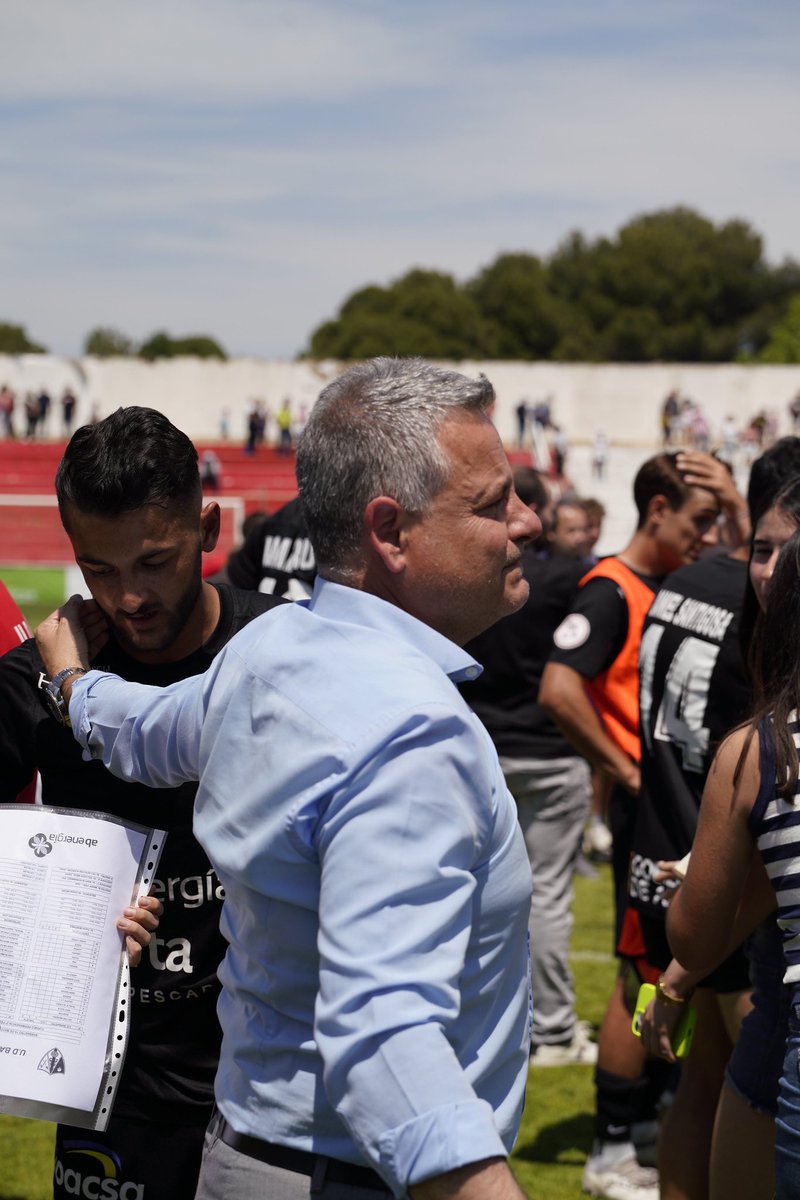 Lágrimas de alegría.

Lo hicimos, presi 🥹🙌🏻

#AupaUnión❤️🤍