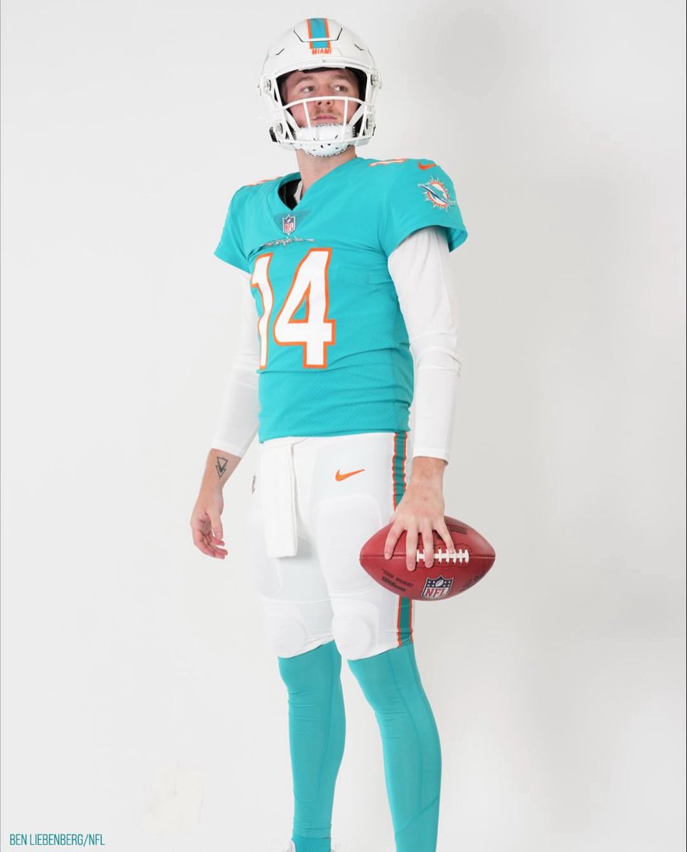 FinsXtra's tweet image. 📸 Quinn Ewers in his new threads. 🐬 (@MiamiDolphins) #PhinsUp