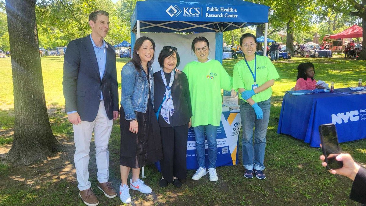 kcsnewyork's tweet image. The PHRC East Queens team is on-site at Council Member Linda Lee’s Health Fair in Eastern Queens!  Grateful for the opportunity to support our neighbors alongside other dedicated organizations. 

#HealthFair #LindaLee #QueensNY #CommunityCare #PublicHealth #CBOs #EasternQueens