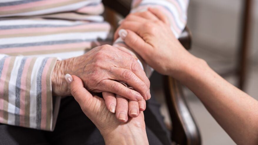 🔎 Alors que s’ouvrent ce lundi les débats parlementaires sur la proposition de loi « relative au droit à l’aide à mourir », retour sur 20 ans de débats 👉 buff.ly/F0eaHKe 
#findevie <a href="/asso_SFAP/">SFAP SoinsPalliatifs</a>  <a href="/CNSPFV/">CNSPFV</a>