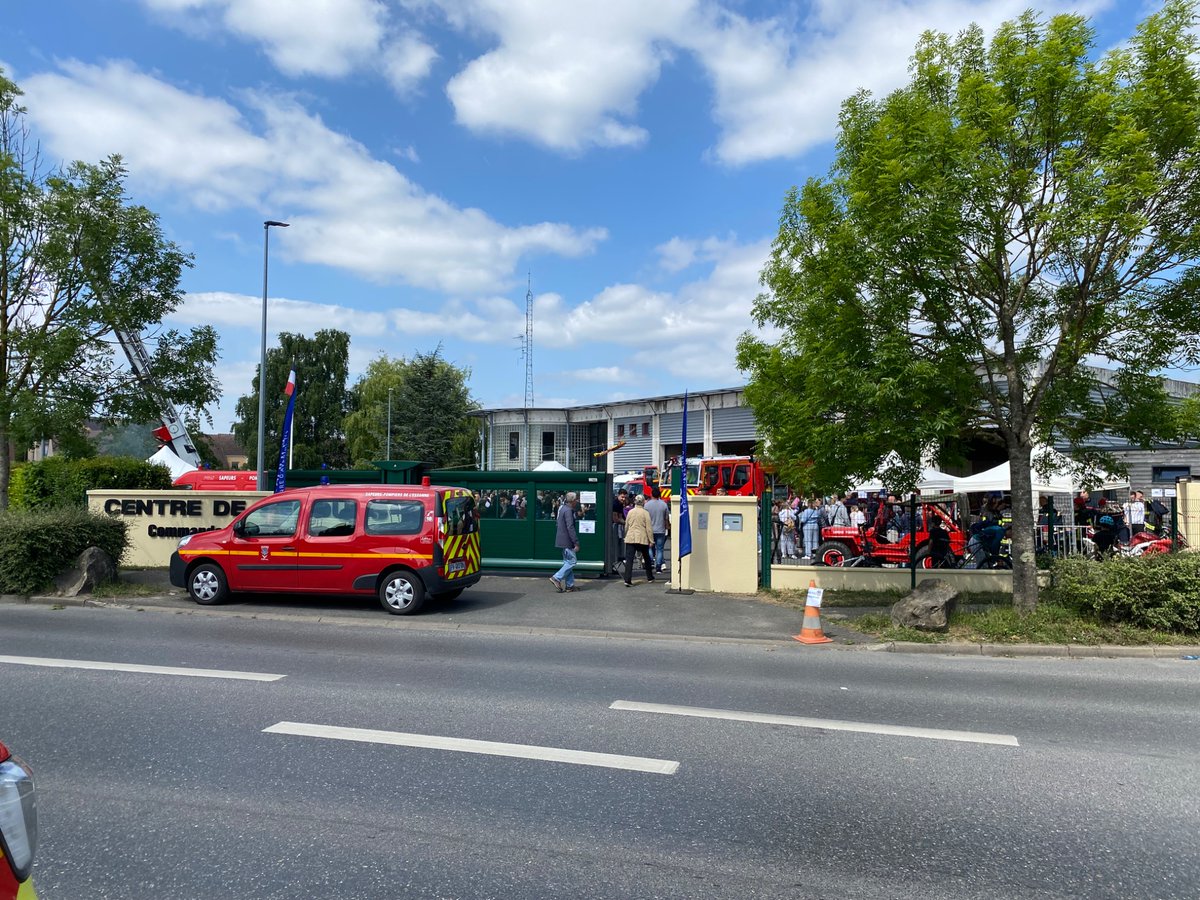 MBellaradh's tweet photo. Le 17/05/2025 
Une expérience immersive pour découvrir le quotidien des sapeurs-pompiers, leurs équipements, et les moyens déployés pour assurer notre sécurité. 
✅Découvrir les outils de secours et d’intervention
✅Échanger avec des professionnels passionnés et dévoués
@sdis91 https://t.co/3UY9yGIUjX