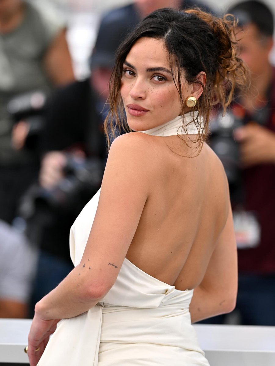 Adria Arjona for "Splitsville" photocall

#AdriaArjona #CannesFilmFestival2025