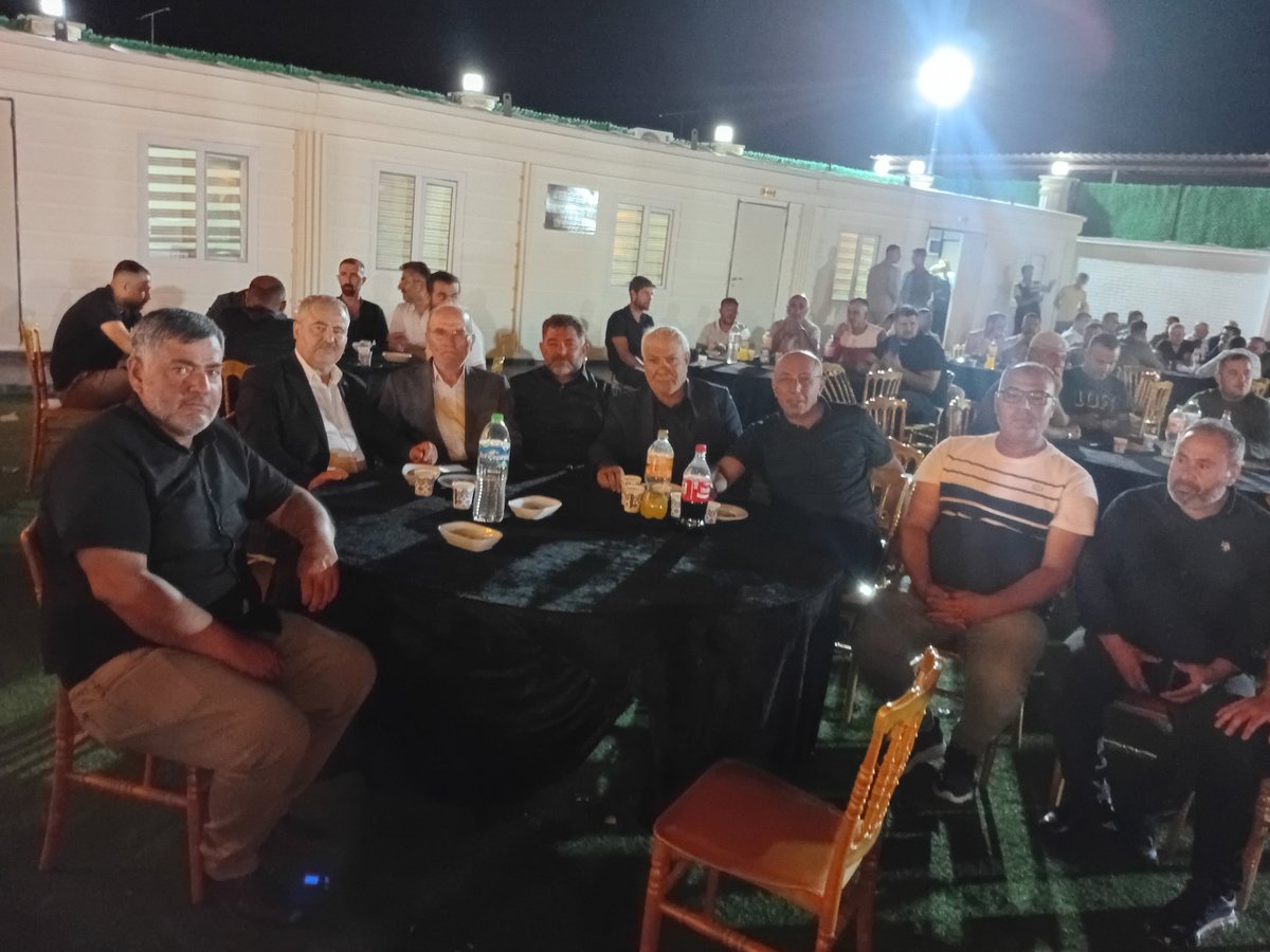 Halamoğlu Halil Kaplan'ın kızının Nizipte Mevlüt'lü Düğün törenine katıldık yeni çiftlere Allah iki cihan saadeti versin...
Kefre (Suboyu) köyü Muhtarı Şaban Kaplan ve Kefre (Suboyu)köyünden akrabalarım ile birlikteyiz..
#Kefre(Suboyu)