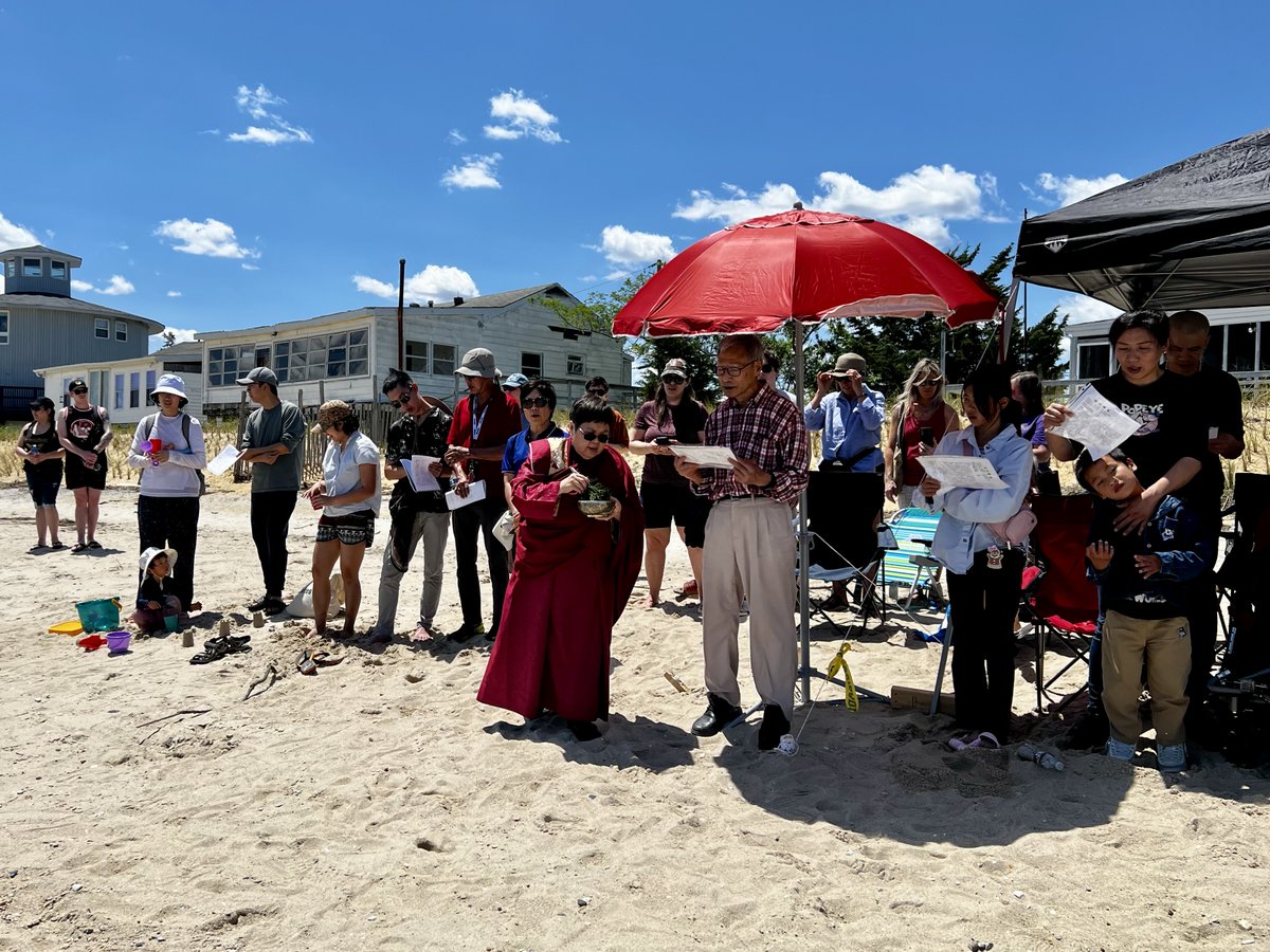 ERDGglobal's tweet photo. 15th Annual Buddhist Horseshoe Crab Rescue and Blessing Dharma Assembly

On June 18, ERDG & Shan Ning Temple gathered to bless, rescue, and honor the ancient horseshoe crab—and all living beings.

Each spring, many are stranded upside-down, unable to right themselves.
A simple act of reverence and compassion.

🌊 https://t.co/n8bJBaTQkQ
#JustFlipEm™ #HorseshoeCrab #ERDG #Buddhism #Conservation #PickeringBeach