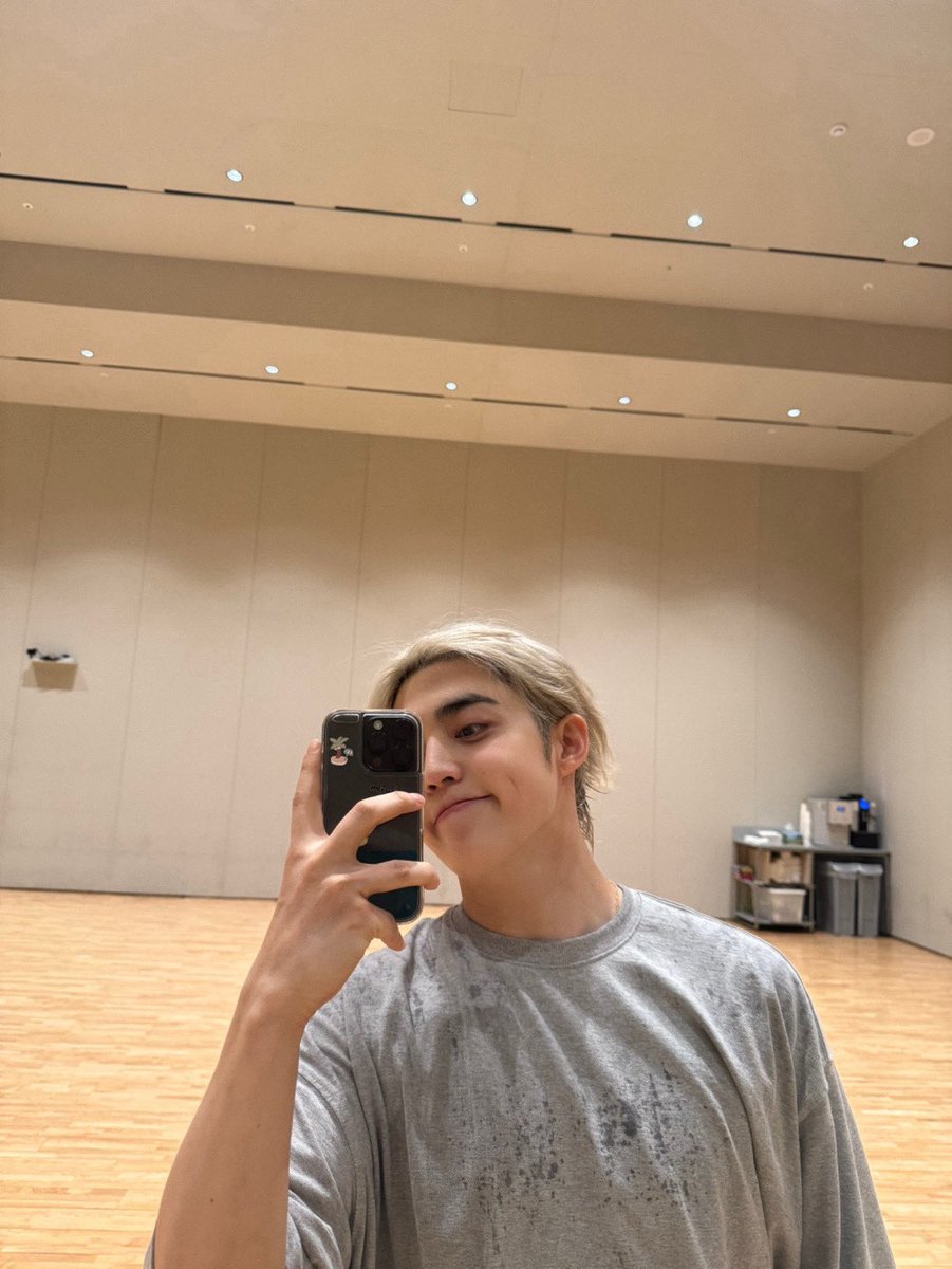 cscthnkr's tweet photo. SEUNGCHEOL POSTED 🥹 https://t.co/5qbbYe2Q5A