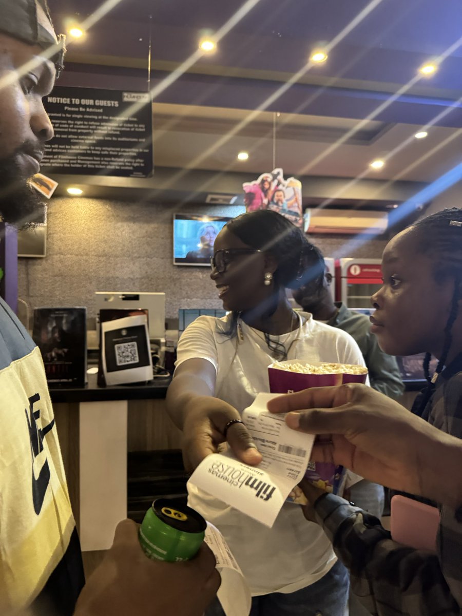 thehivehubng's tweet photo. Movie night, but make it Hive. 🐝🍿

Good film, great company, and vibes that stuck long after the credits rolled.

#HangoutWithHive @FilmhouseCinema Akure.

Till the next! 🎥

#TheHiveHub #BuzzingTogether #HiveMoments https://t.co/I970aJKtb9