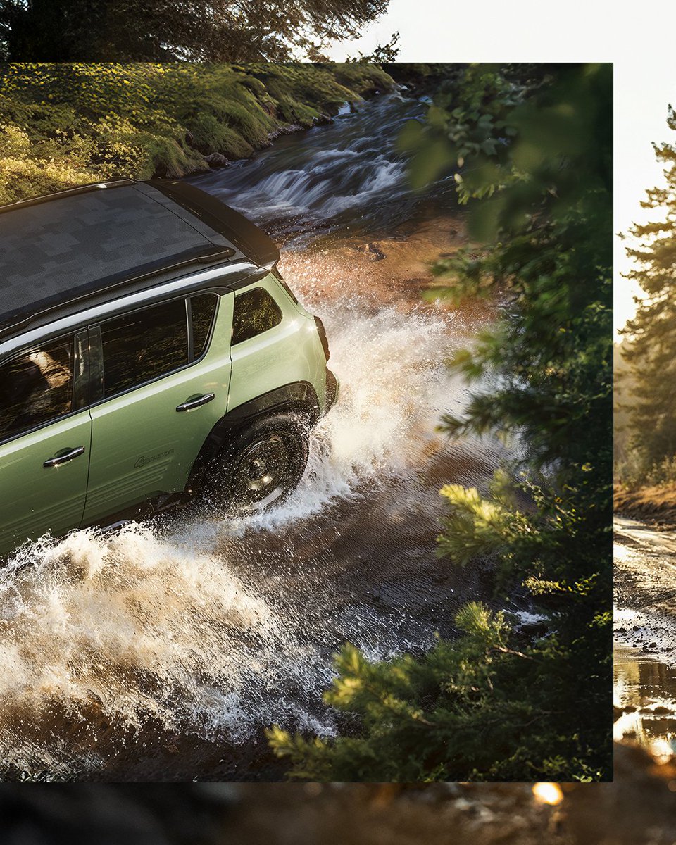 RenaultSI's tweet image. Eleganca terenca, zasnovanega za pustolovščine: #Renault4 #Savane #4x4, 100 % električni koncept.
Nova barva "jade" zelena, platnena streha s piksel vzorcem, svetleče črna obroba blatnikov in odbijača.
Pogon na vsa štiri kolesa, dva elektromotorja in povišana oddaljenost od tal.