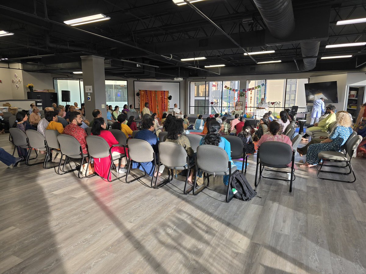 RGurusharnam's tweet photo. One World Family
Weather, Timings and Place are different but Devotees are same always 
Birthday Celebrations of Gurudev at Atlanta..
Guru Pooja...Satsang...Meditation 
Well  Organised by Atlanta Team... https://t.co/dhWannyBTO
