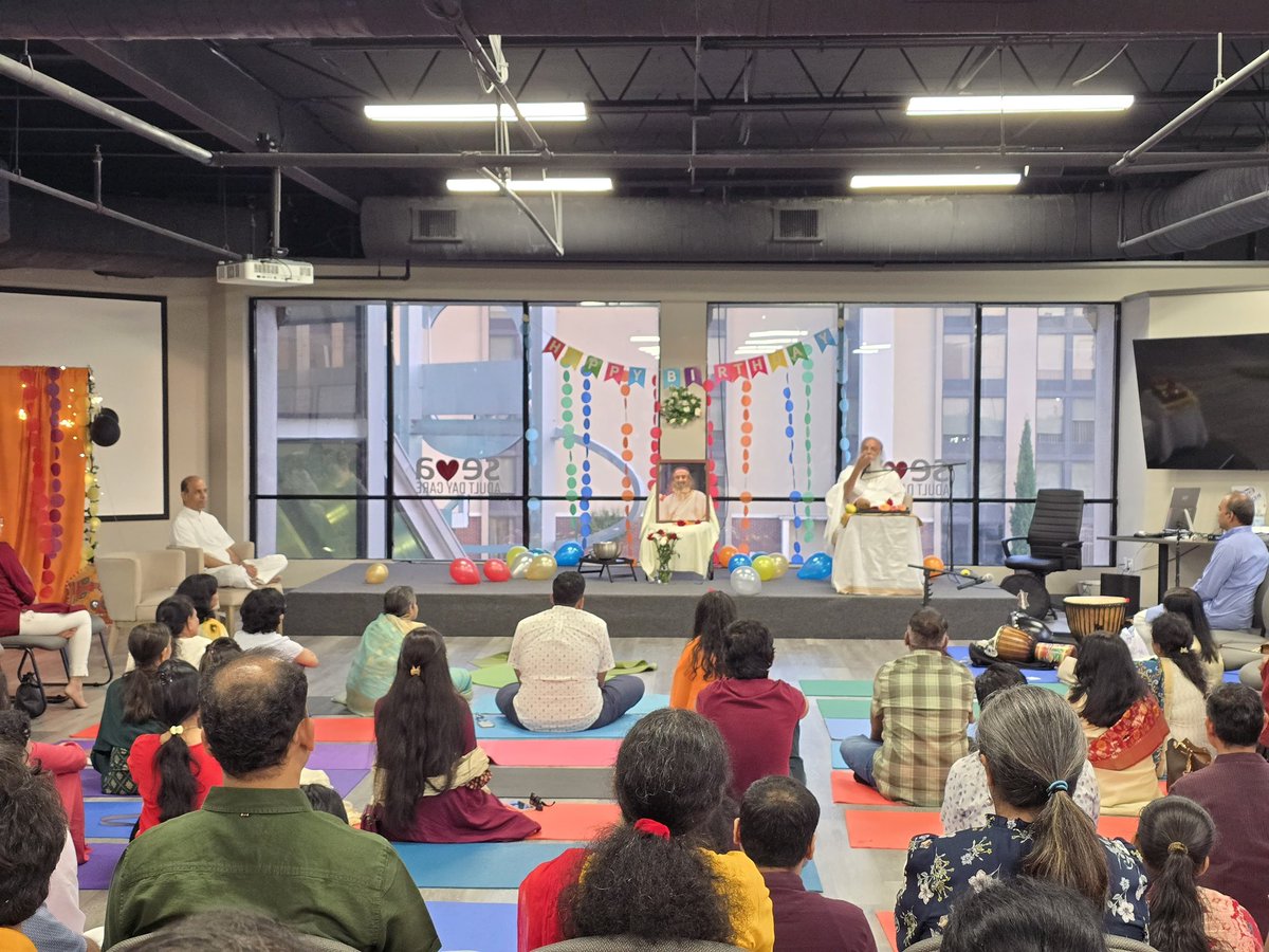 RGurusharnam's tweet photo. One World Family
Weather, Timings and Place are different but Devotees are same always 
Birthday Celebrations of Gurudev at Atlanta..
Guru Pooja...Satsang...Meditation 
Well  Organised by Atlanta Team... https://t.co/dhWannyBTO