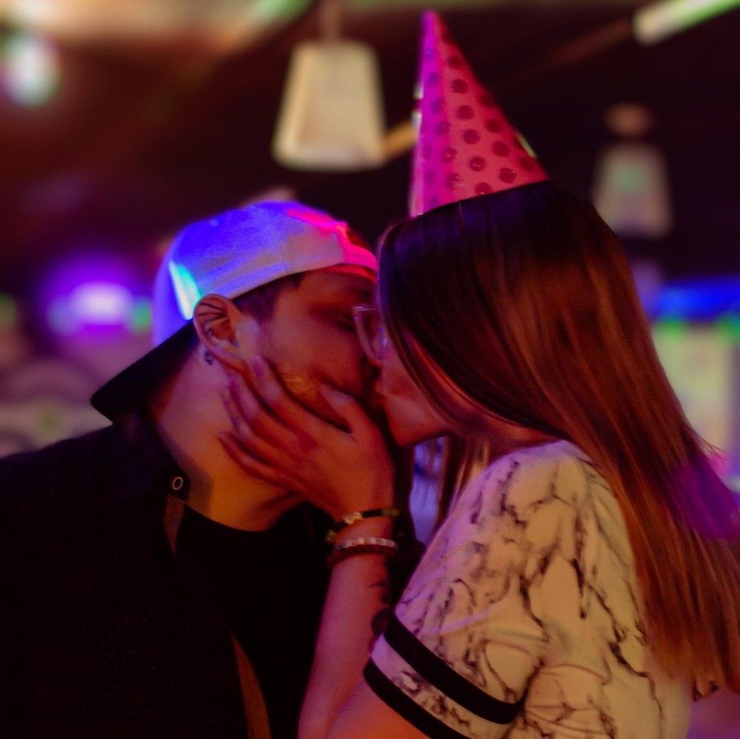 barabuddy's tweet photo. 🎶 "Do your feet hurt? Did you fall from heaven? 'Cause you've been running through my mind all day" 🎶 #NewProfilePic https://t.co/rxshV5oQMq