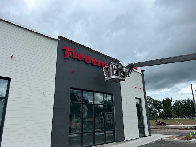 GSCCONSTRUCTS's tweet photo. Process ➡️ Progress at our @FirestoneTires in Alachua. #FloridaConstruction #Construction #CommercialConstruction #GeneralContractor #Discover #Contractor #Florida #Building #Southern #Automotive #Groundup #Innovation #Creativity #Future #Viral #Trending #Signage #Signs https://t.co/tvec2SHg3L