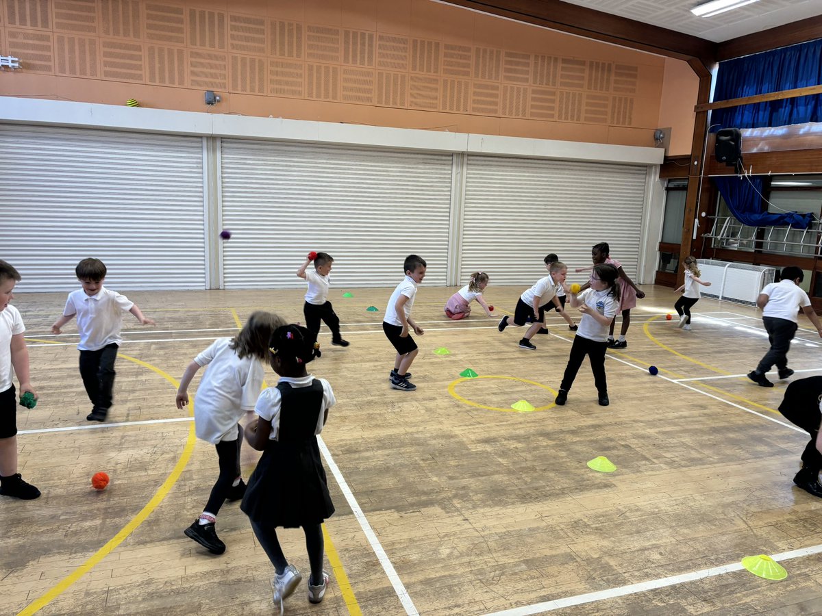 Primary 1 were working hard as we used both underarm and overarm throws during our clean the garden game. 

Pupils showed great enthusiasm and even started using our feet position as we threw each ball. 

Well done all 🌟

<a href="/BowhouseP1R/">Miss Reekie and P1R</a> <a href="/BowhousePS/">Bowhouse PS</a>
