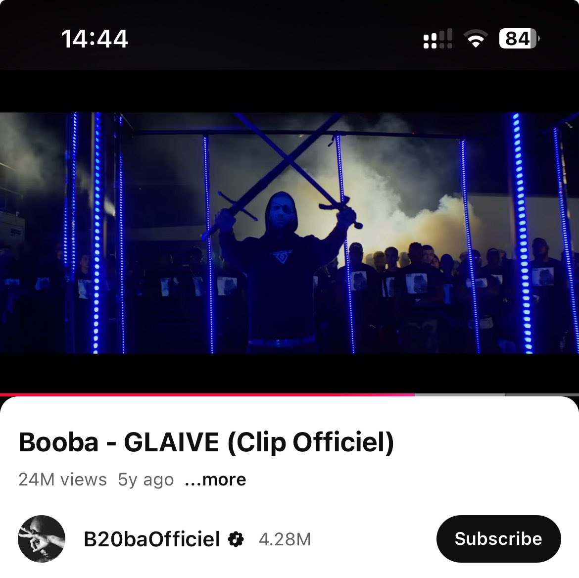 CheickDognonK's tweet photo. @levgeekshow @booba utilise ce symbole depuis qu’il parle de piraterie, et un peu plus depuis la sortie de son titre GLAIVE il y a 5 ans maintenant. Au passage, allez l’écouter 😌

https://t.co/8jH3PLKOBB https://t.co/OuEcgg61iy