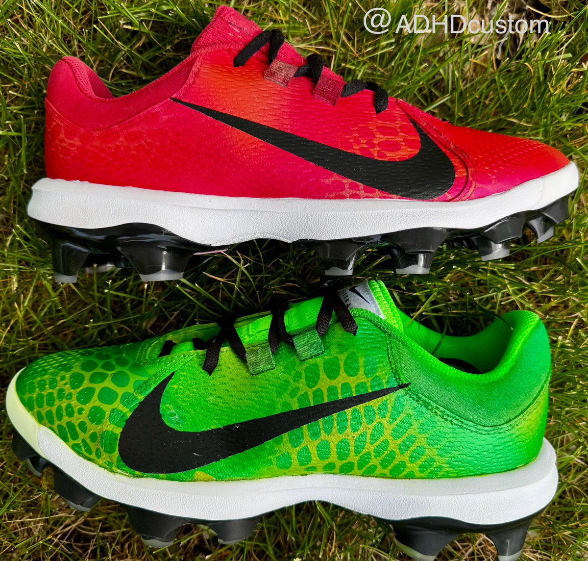 adhdcustom's tweet photo. #Summer time vibing for the athletes who don’t quit 🥎⚾️🏟️ #nike #baseball #softball #custom #sneakers #sneakerhead #mlb https://t.co/QYA121tHSo