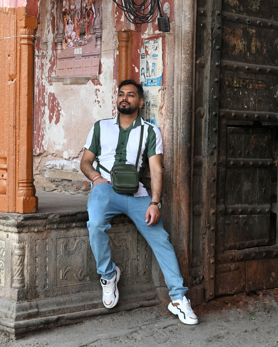 thethimarstyle's tweet photo. 🧱 Old walls, new style. Just out here blending vibes and denim dreams 🍀
#StreetStyle #MensFashion #OOTD #CasualLook #StyleInspo #DenimDiaries #MensStyle #IndianFashionBlogger #LookGoodFeelGood #DesiVibes #RusticCharm #HeritageBackdrop #UrbanExplorer #OldMeetsNew #jaipur https://t.co/eMXUEUqtYy