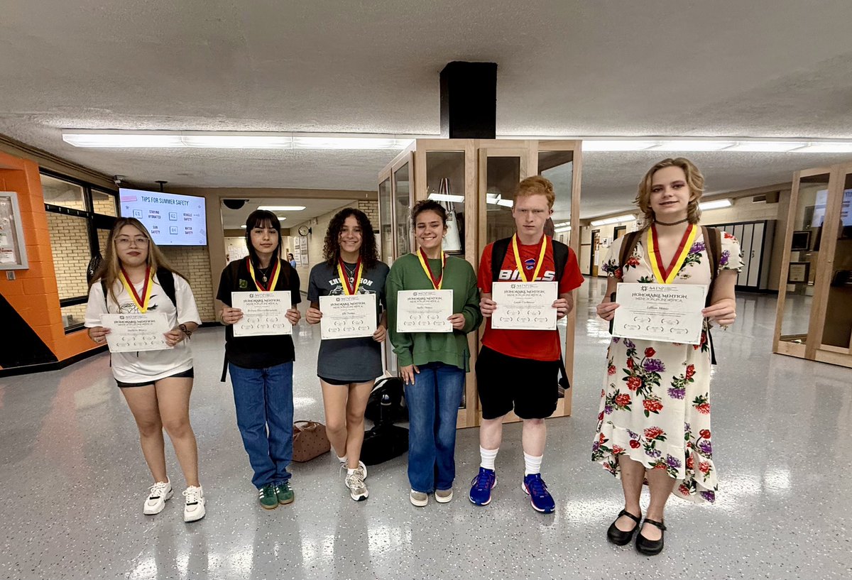 GoDragons1903's tweet image. Congratulations to the CHS Spanish students who received national recognition for their outstanding performance on the 2025 National Spanish Examinations! Thirty students from Spanish 2 and 3 participated this year.