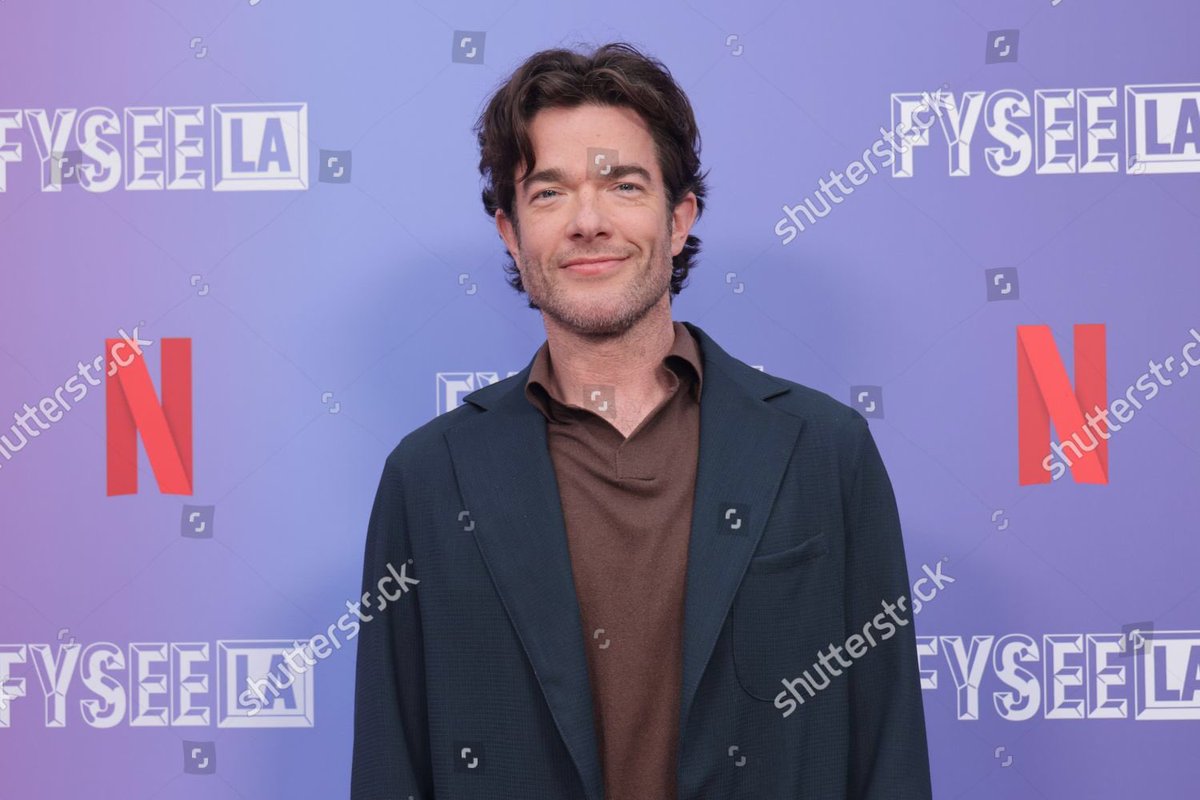 mulaney_now's tweet photo. John at the FYSEE event red carpet on Saturday #everybodyslive #johnmulaney https://t.co/hH3wxz7i4v